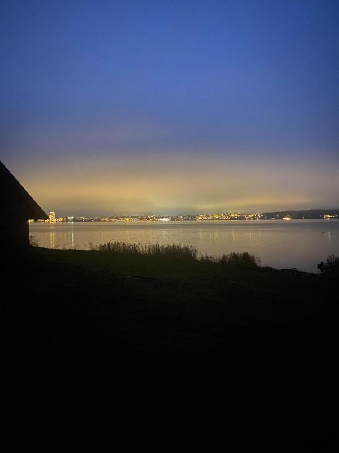 Hytte I Forste Raekke Til Fjord 호텔 Holbæk 외부 사진